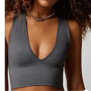 Urban Outfitters Out From Under Hailey Seamless Plunge Cropped Tank Top